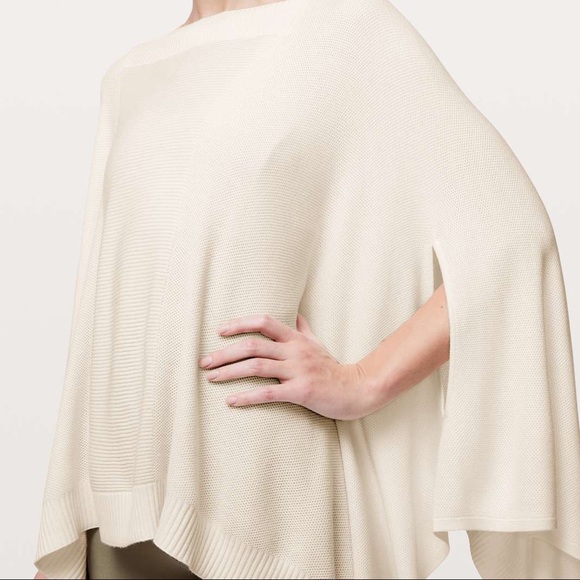 Lululemon Forward Flow Cape - Picture 3 of 7